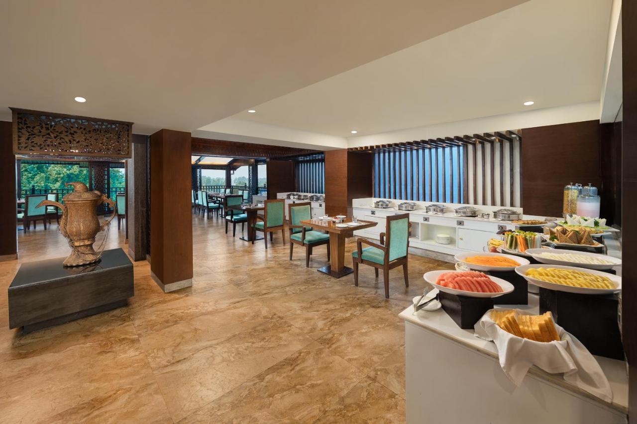 Hotel Golden Tulip Srinagar Exteriér fotografie