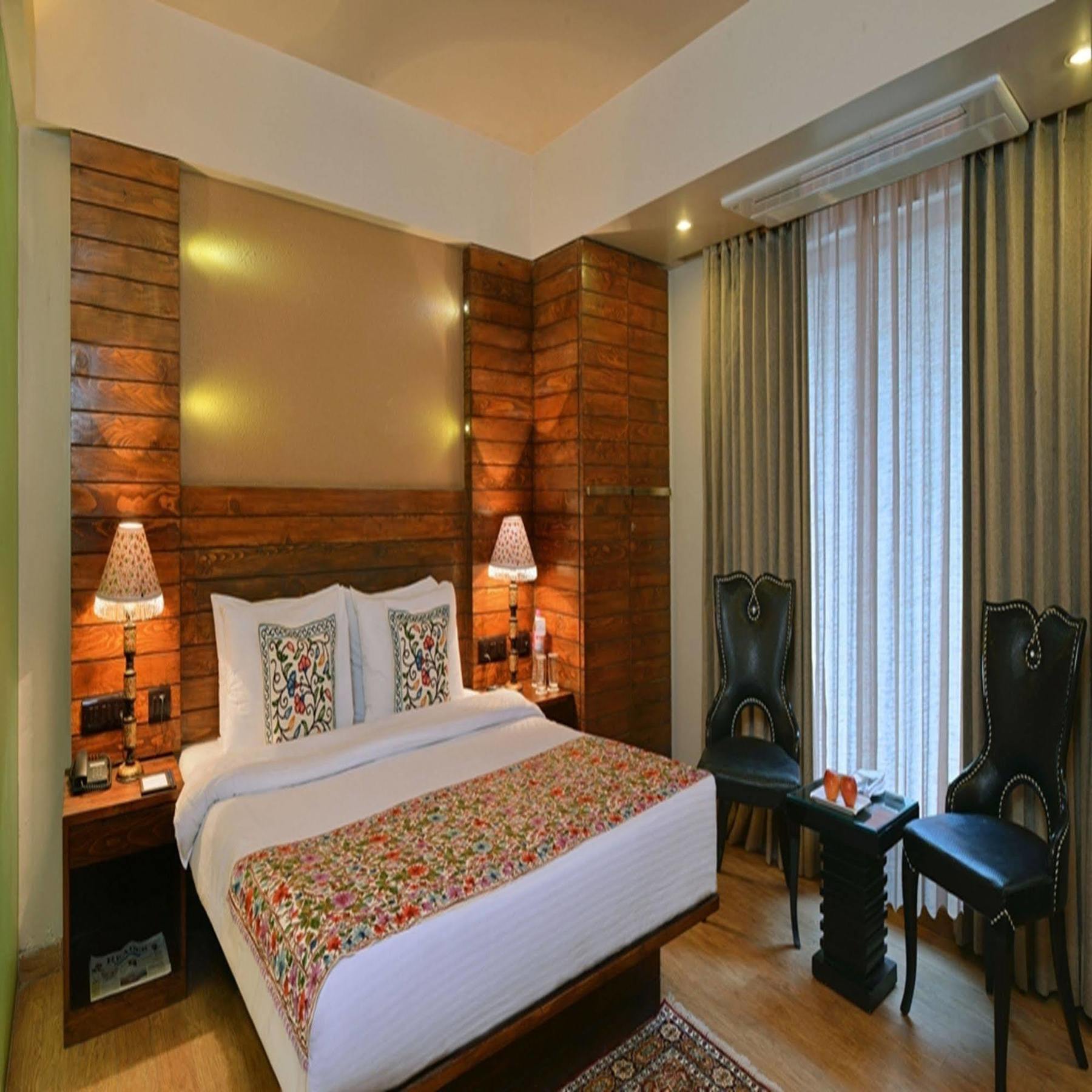 Hotel Golden Tulip Srinagar Exteriér fotografie