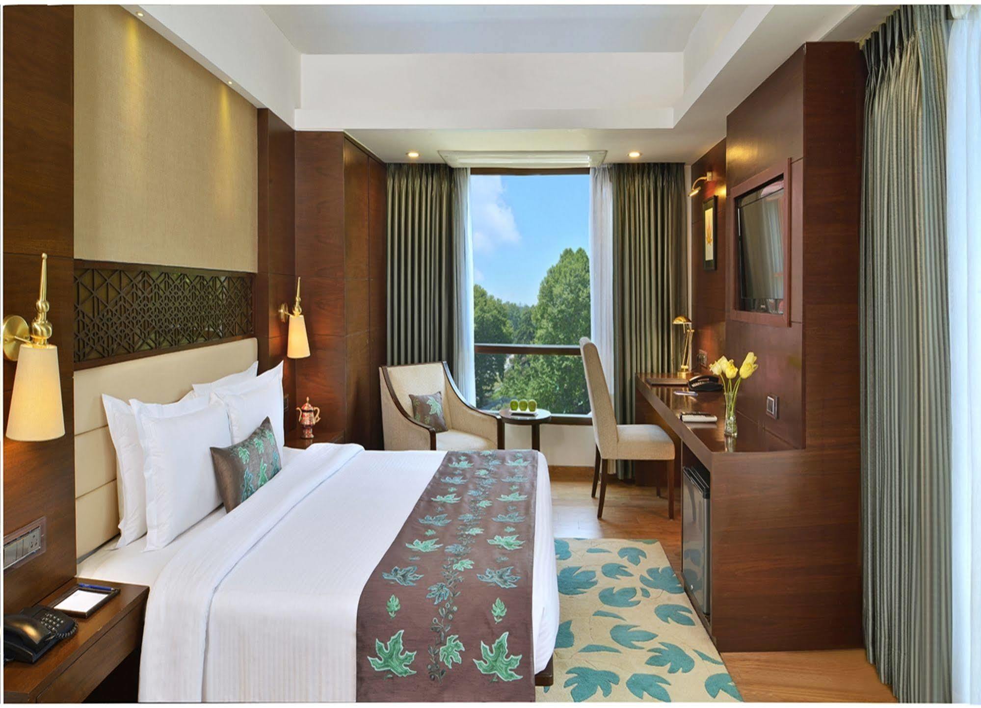 Hotel Golden Tulip Srinagar Exteriér fotografie