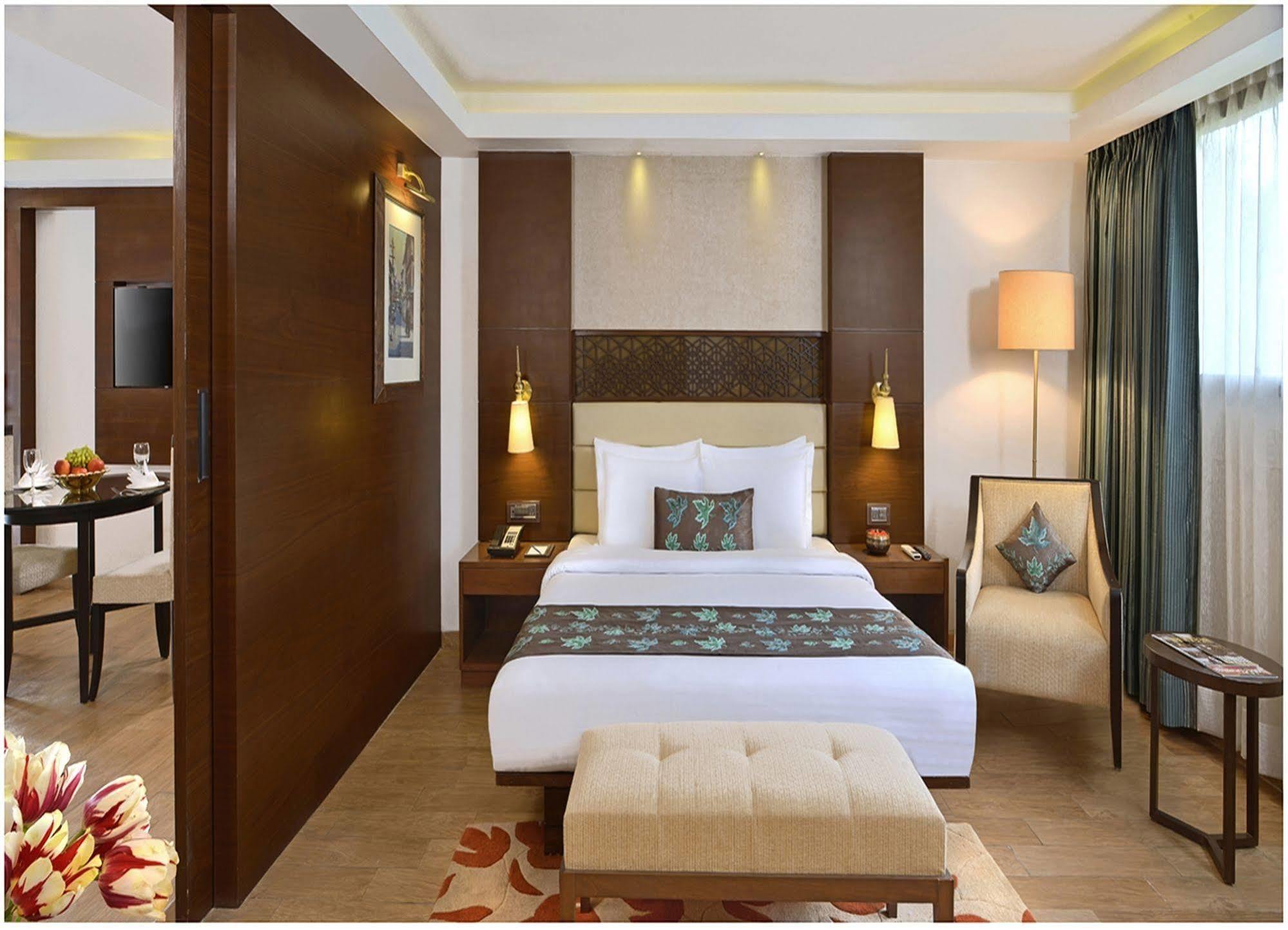 Hotel Golden Tulip Srinagar Exteriér fotografie